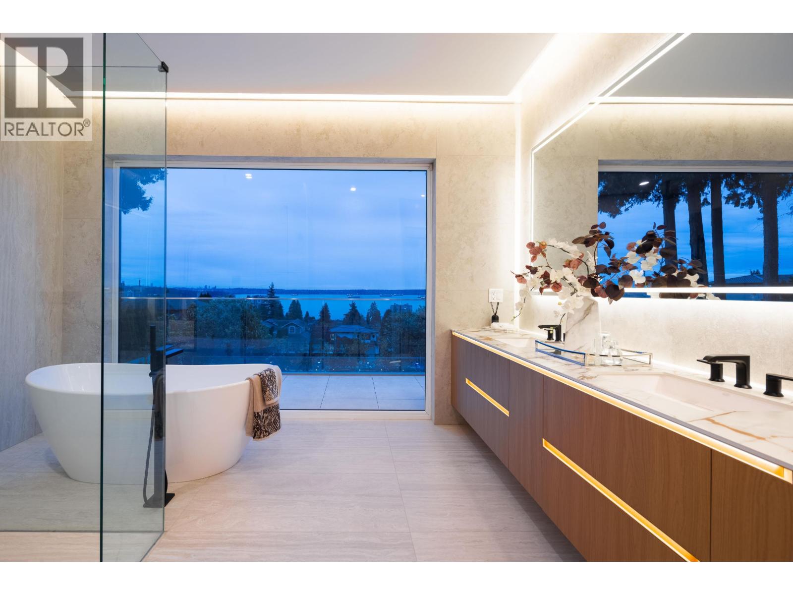 2356 OTTAWA AVENUE, West Vancouver