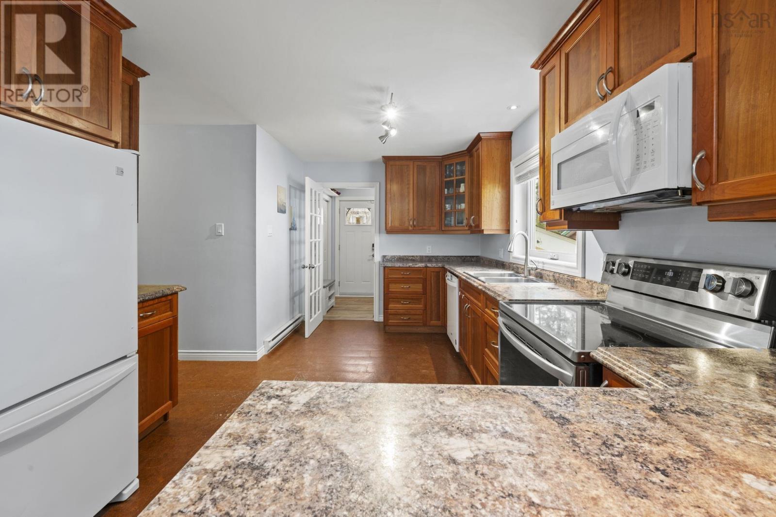 163 Lakeland Street - 17