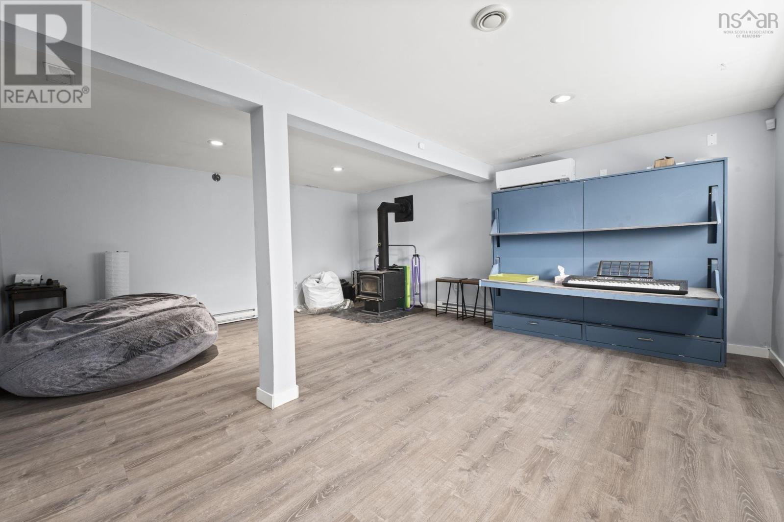 163 Lakeland Street - 31
