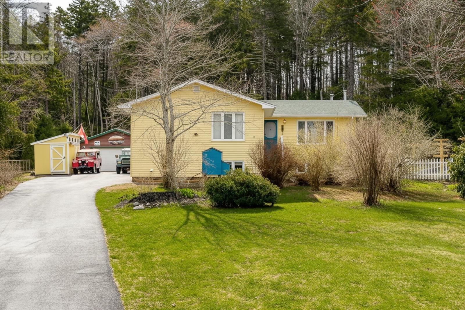163 Lakeland Street - 8