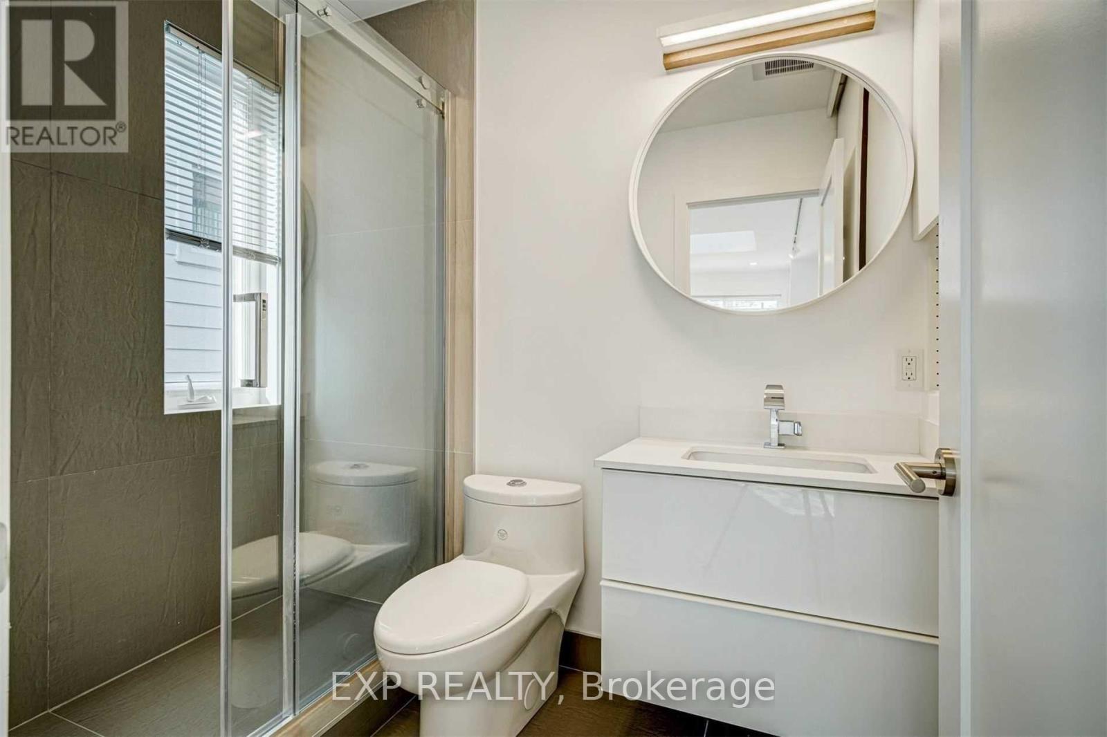 452 MONTROSE AVENUE - Image 23