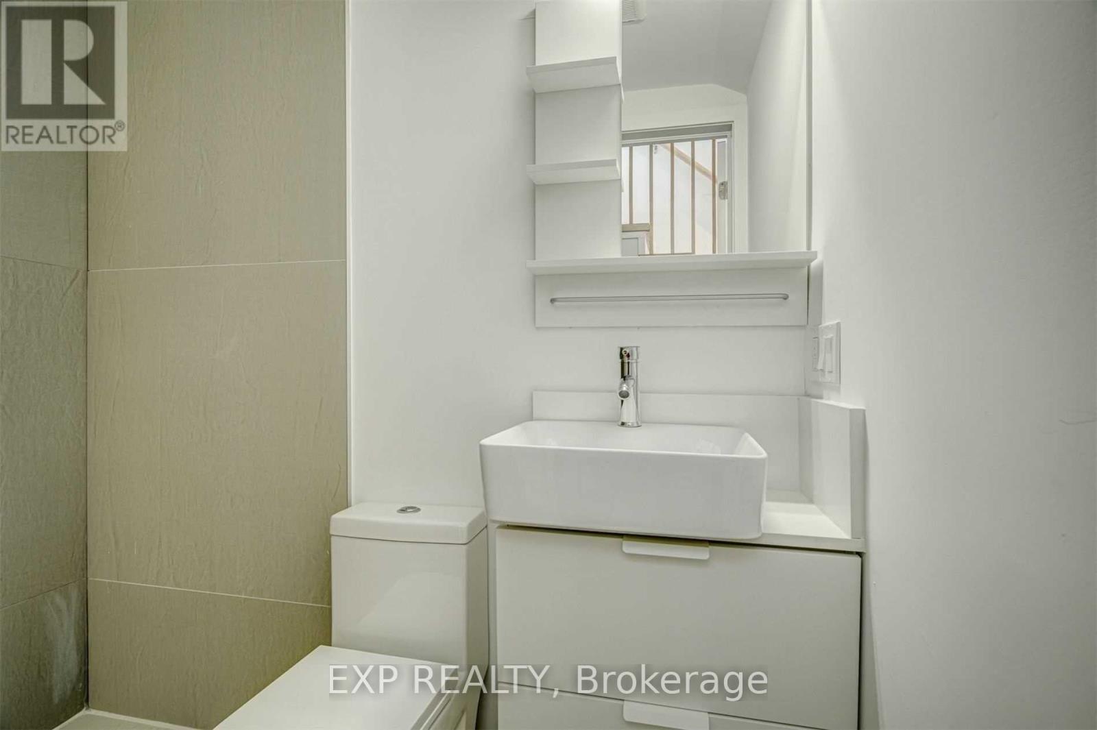 452 MONTROSE AVENUE - Image 26