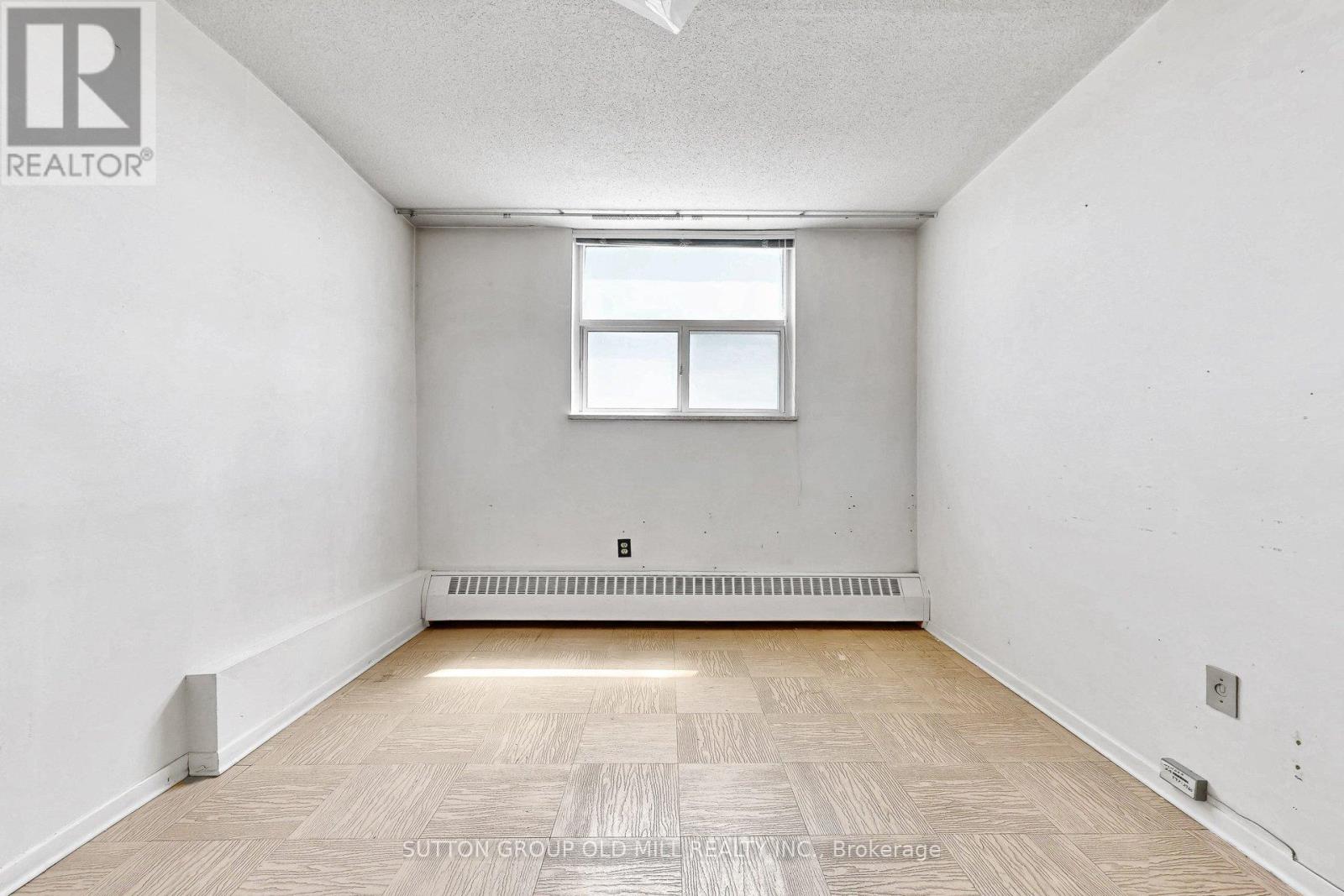 #1901 5 PARKWAY FOREST DRIVE - 23