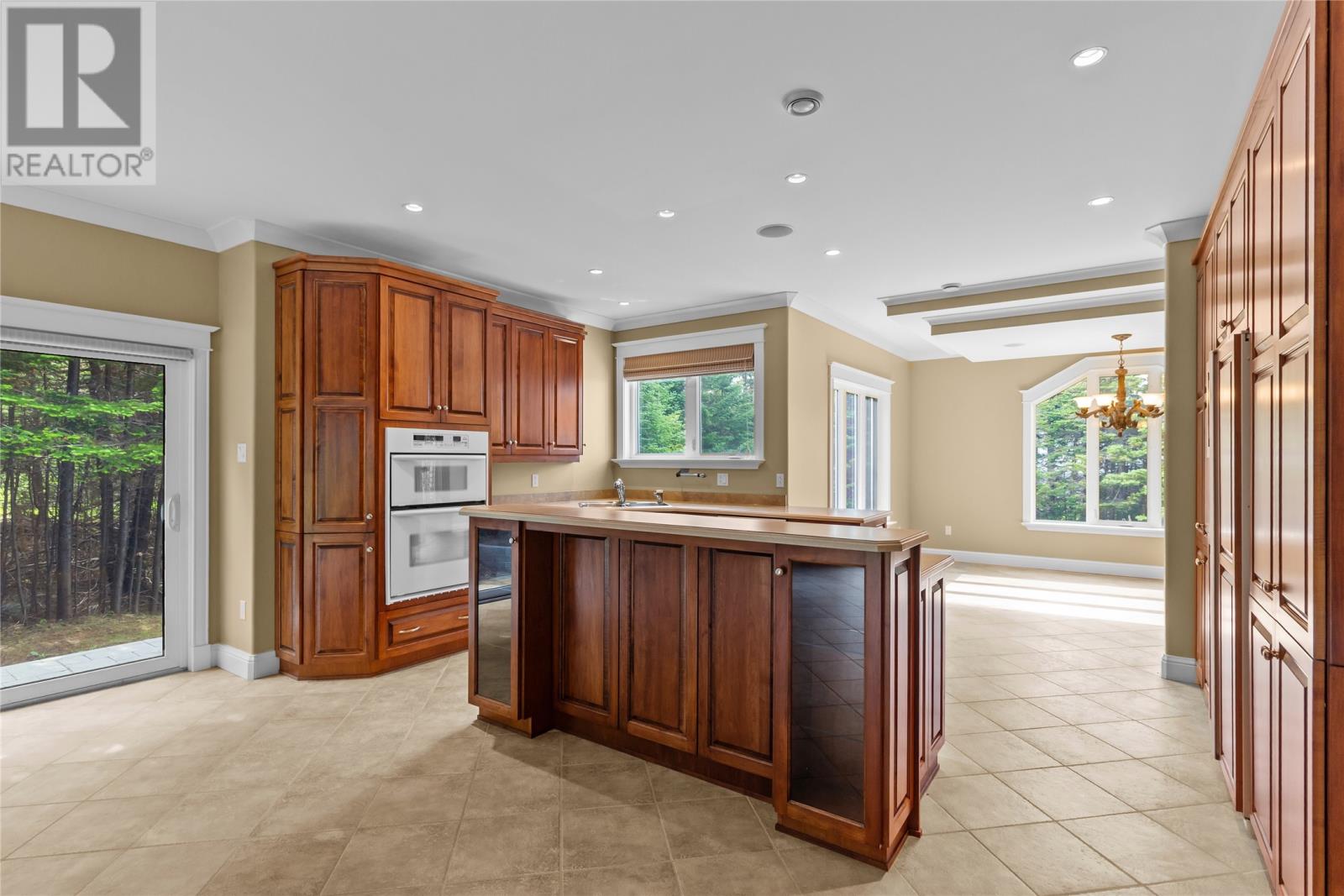 8 Cayman Drive - 10