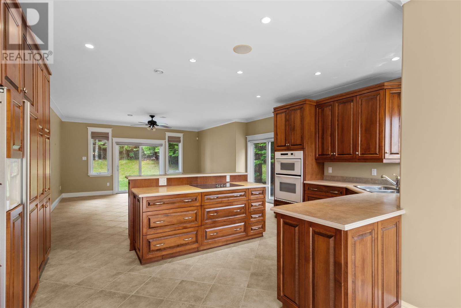 8 Cayman Drive - 11