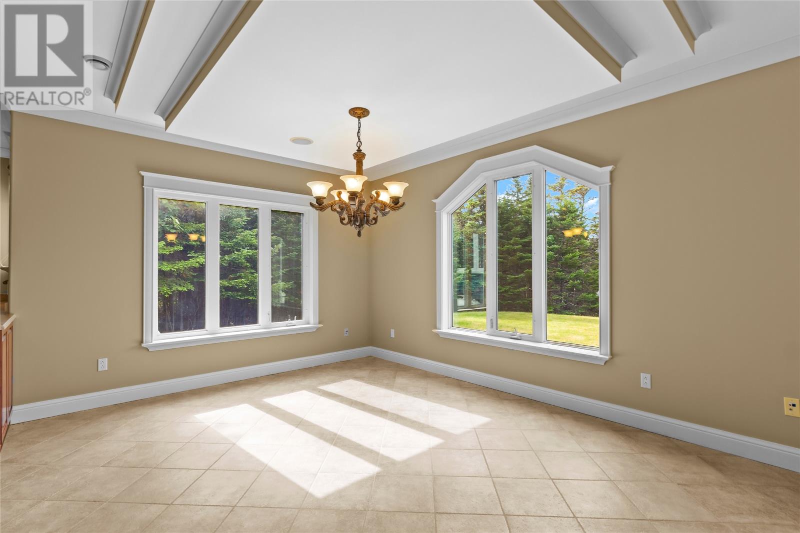 8 Cayman Drive - 12