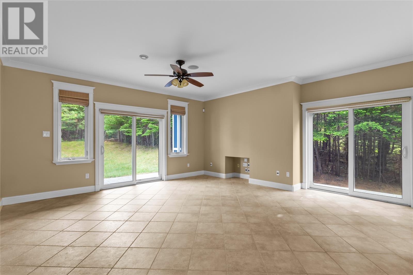 8 Cayman Drive - 14
