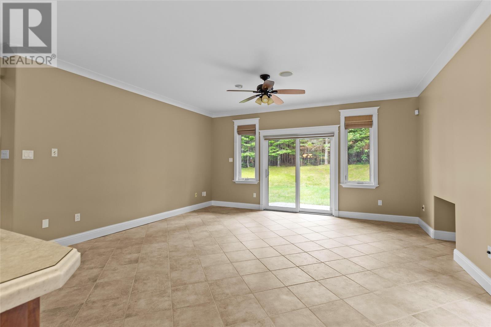 8 Cayman Drive - 15