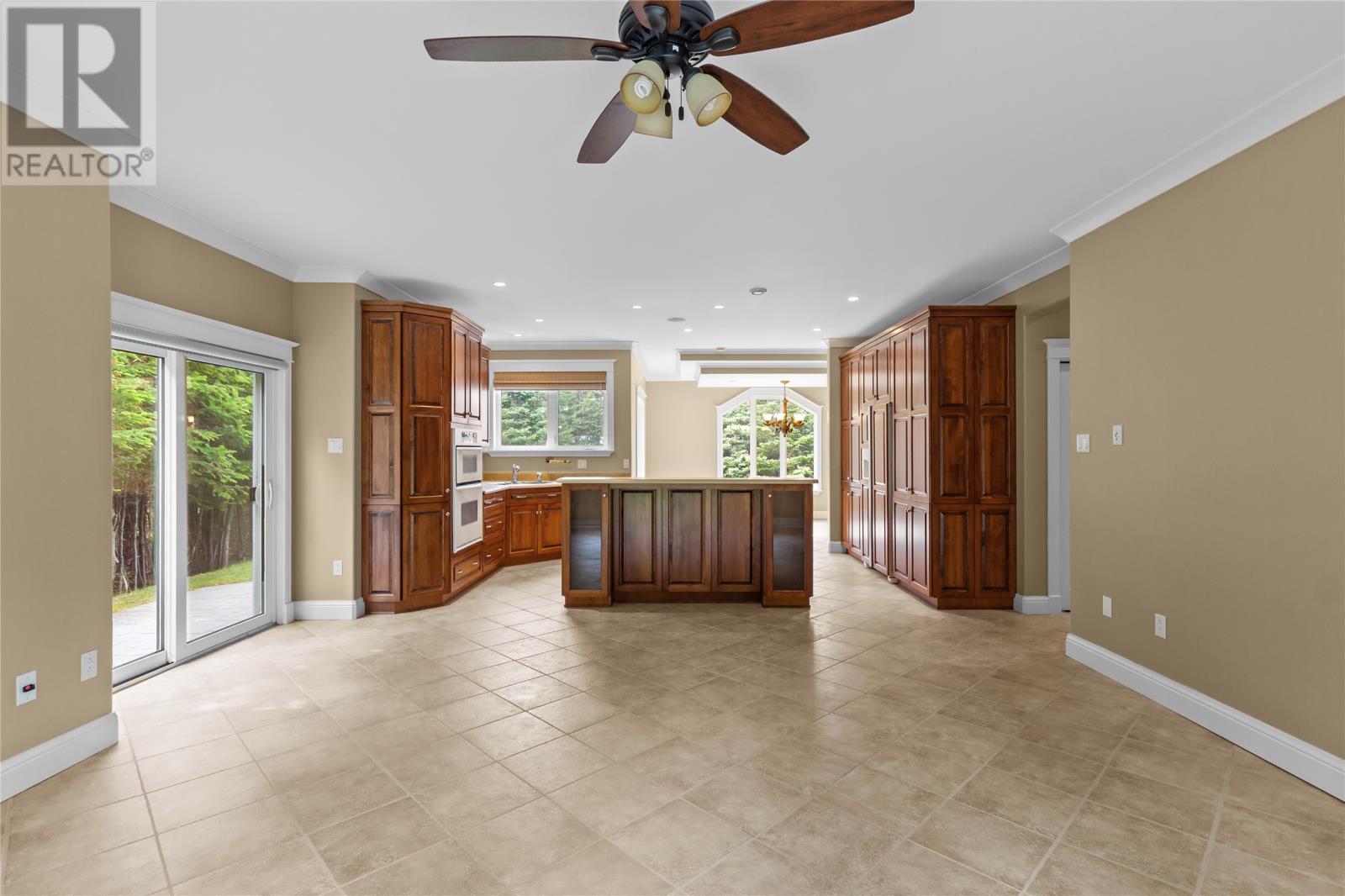 8 Cayman Drive - 16