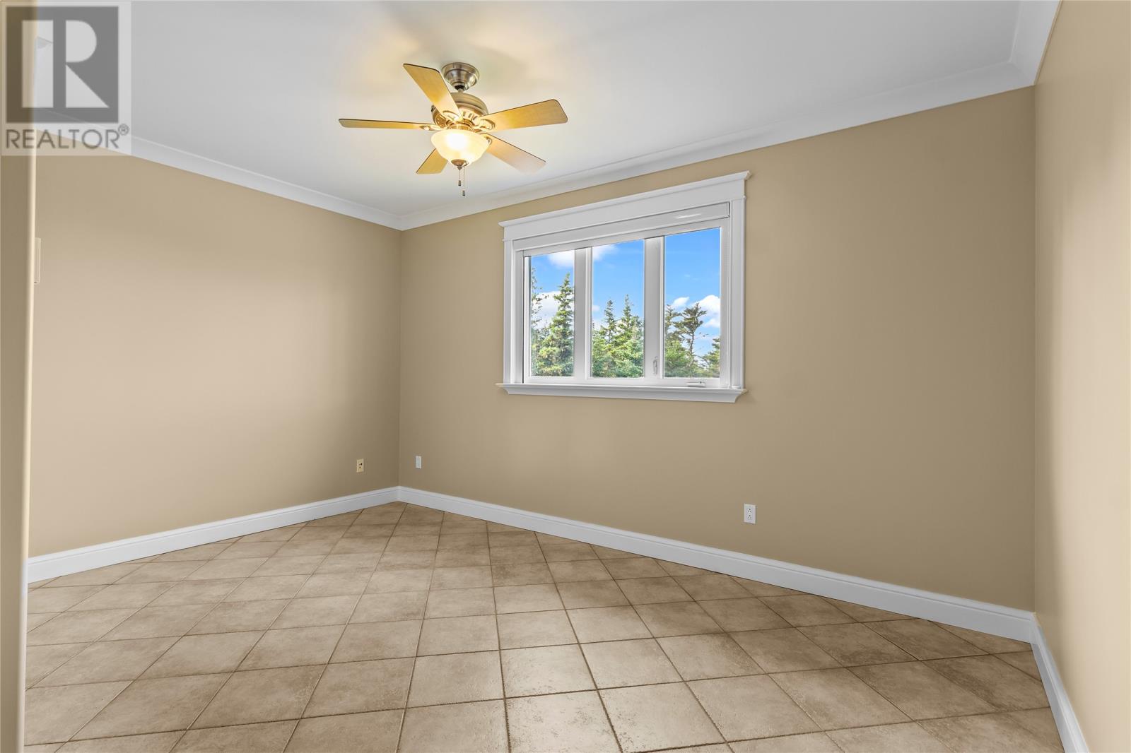 8 Cayman Drive - 31