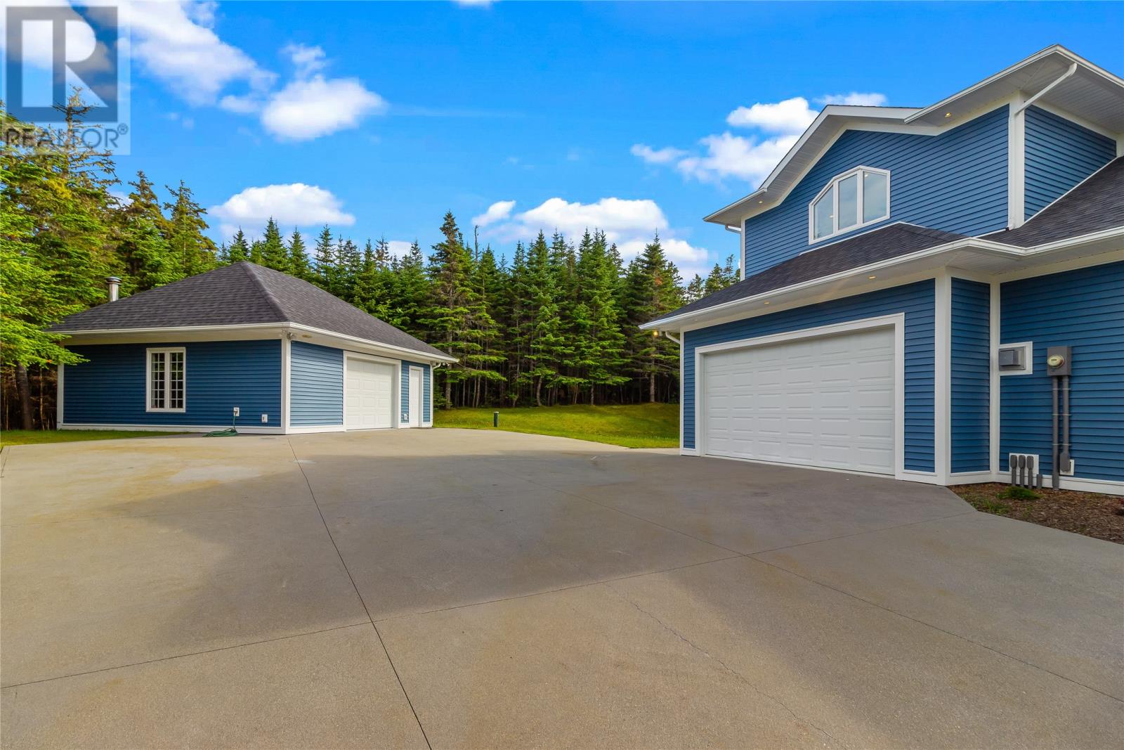 8 Cayman Drive - 39