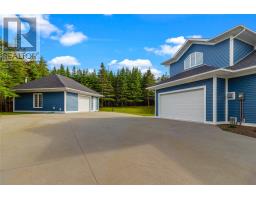 8 Cayman Drive thumbnail 39