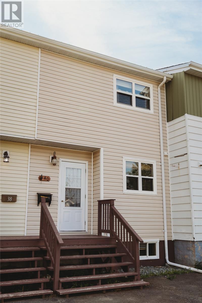40 Wood Crescent - 1