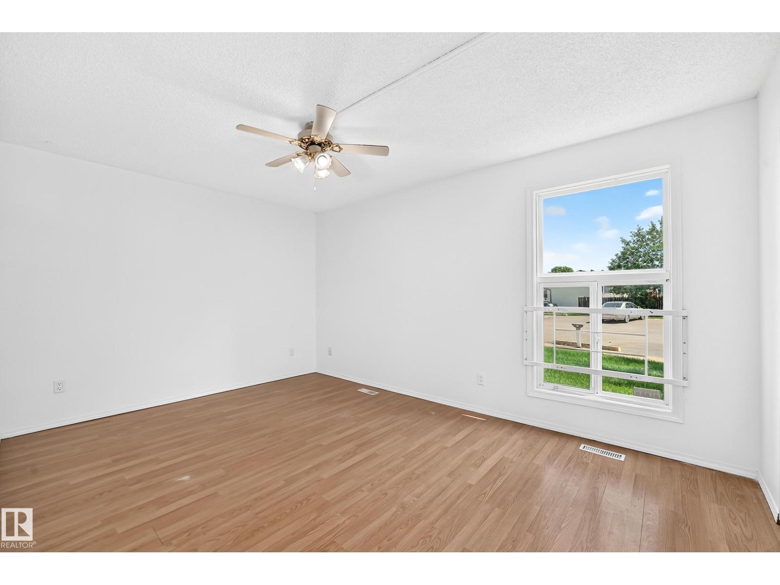 #40 3111 142 AV NW - 17