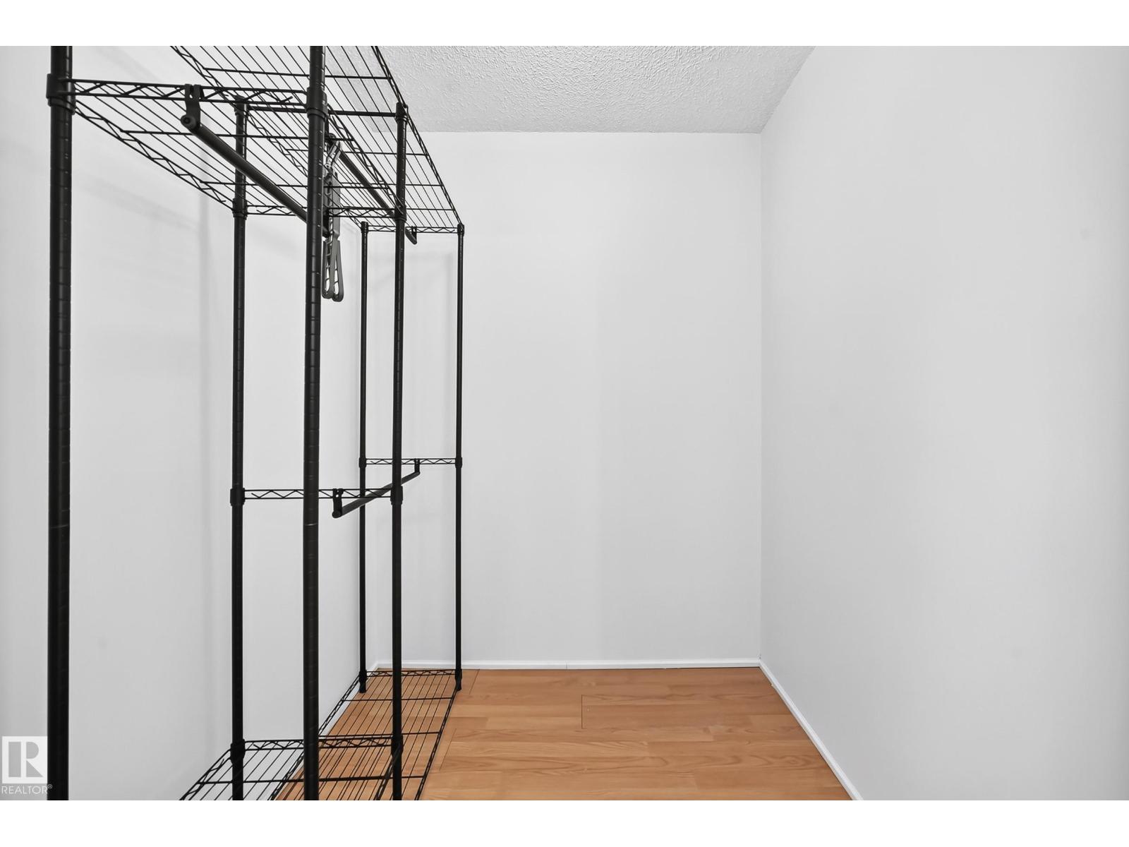 #40 3111 142 AV NW - 26