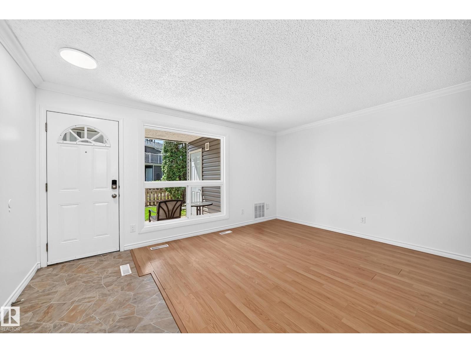 #40 3111 142 AV NW - 4