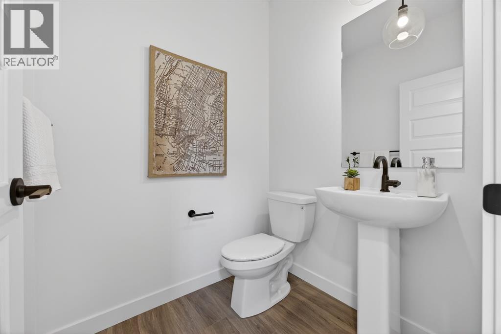 1090 Bayview Crescent - 19