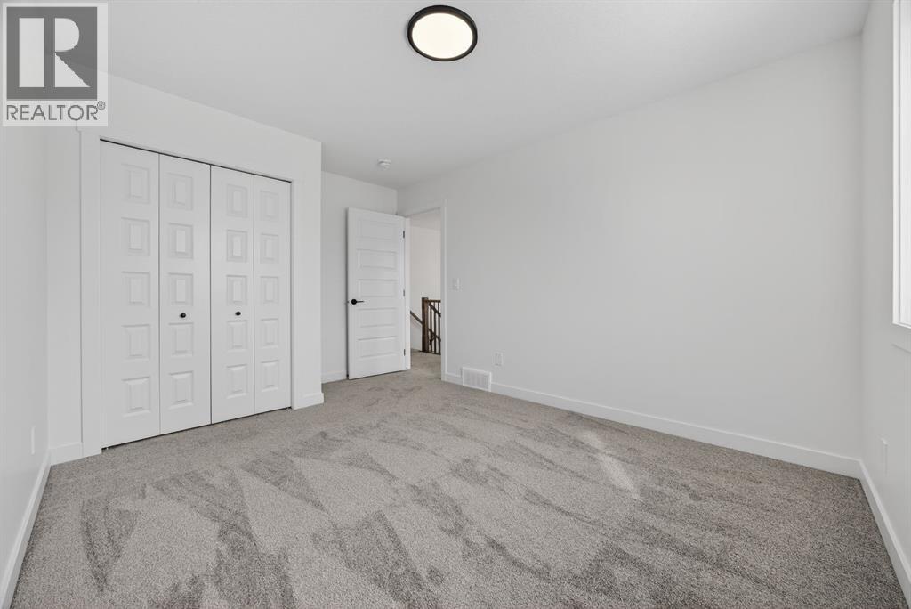 1090 Bayview Crescent - 34