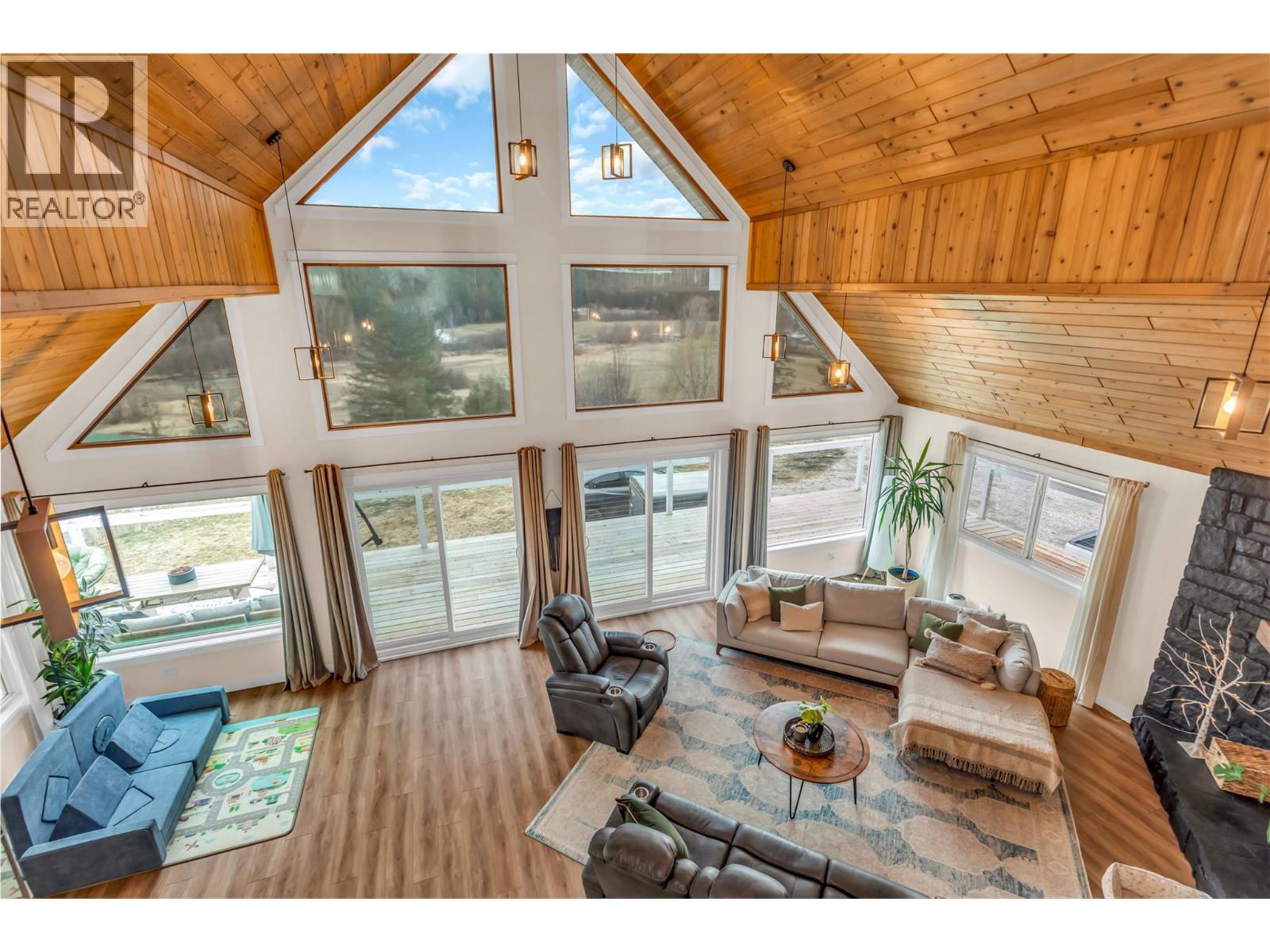 2621 Salmon River Road, Salmon Arm
