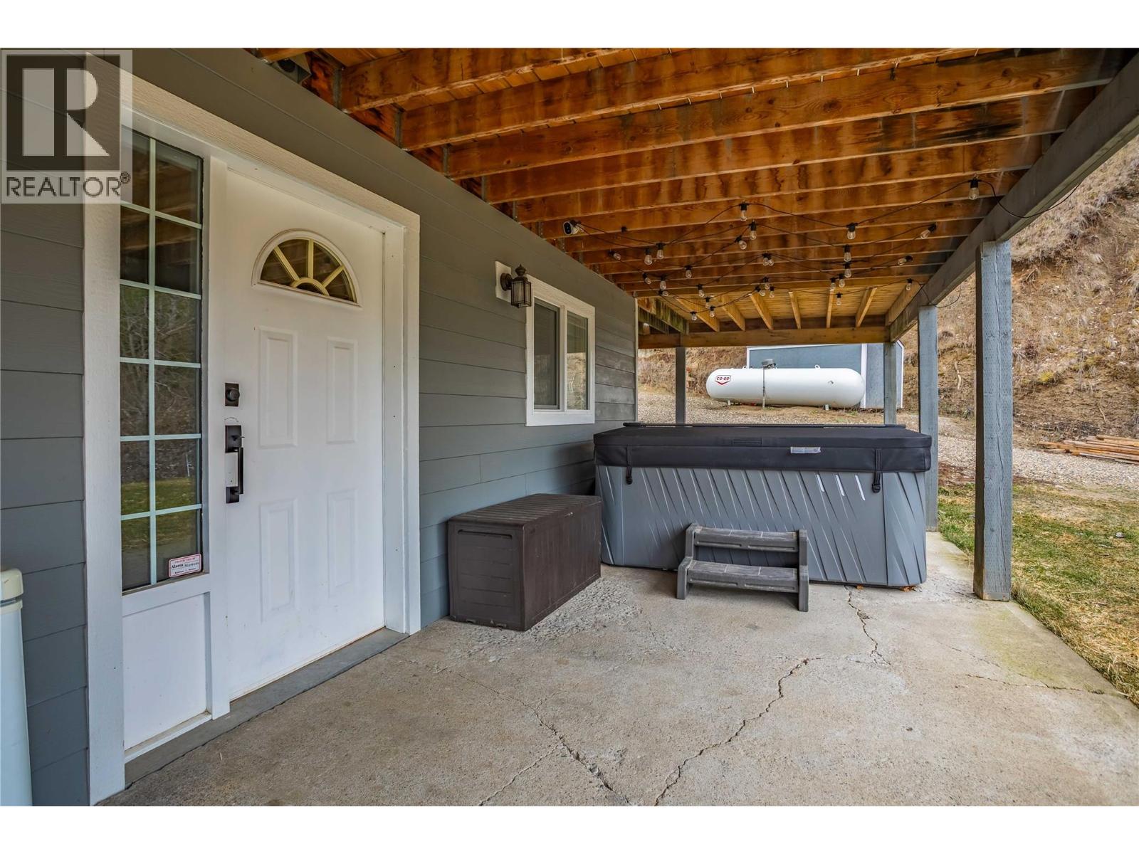 2621 Salmon River Road, Salmon Arm