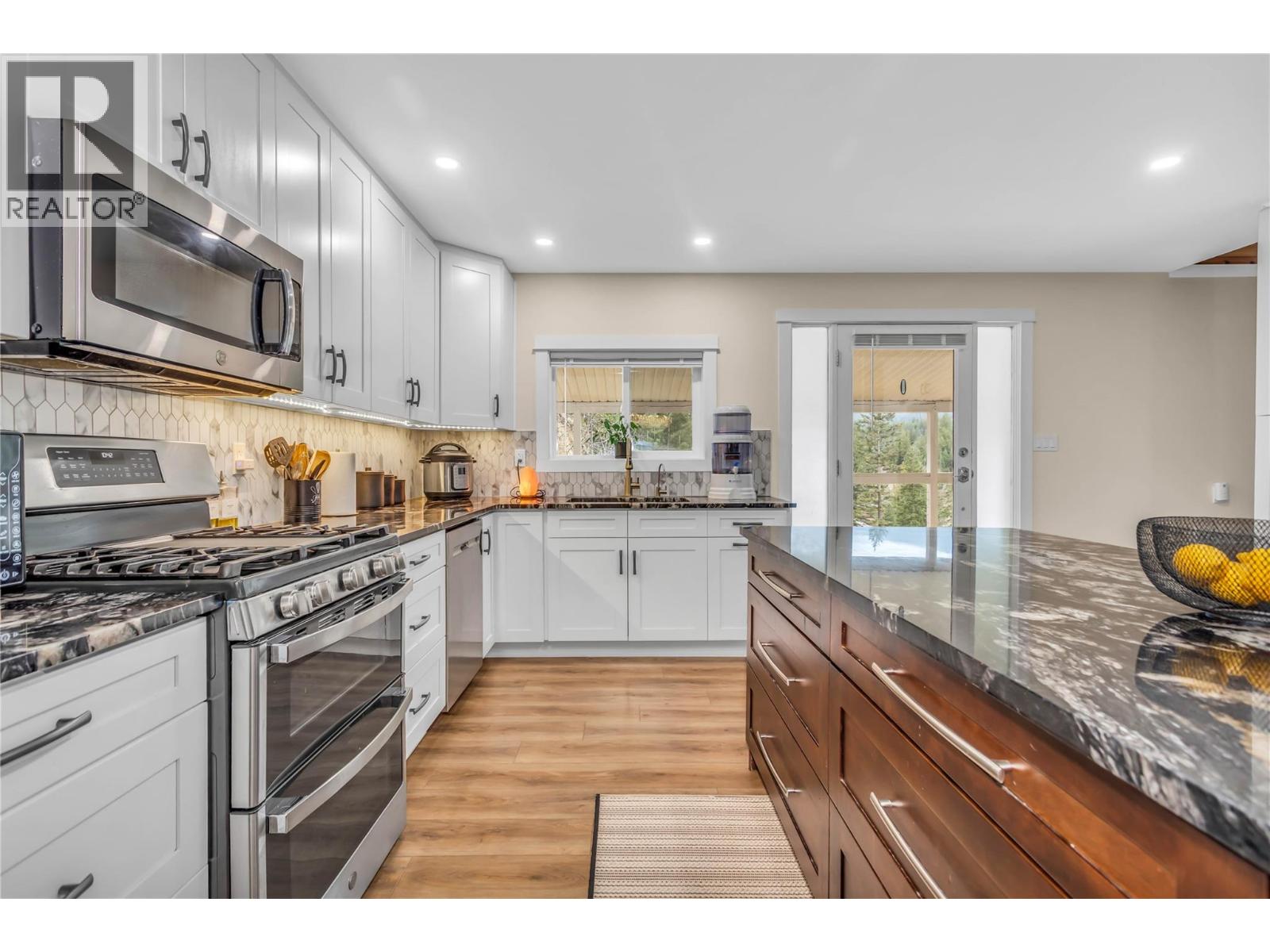 2621 Salmon River Road, Salmon Arm
