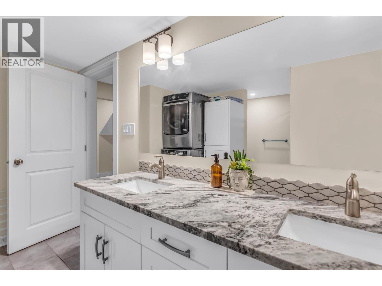 2621 Salmon River Road, Salmon Arm
