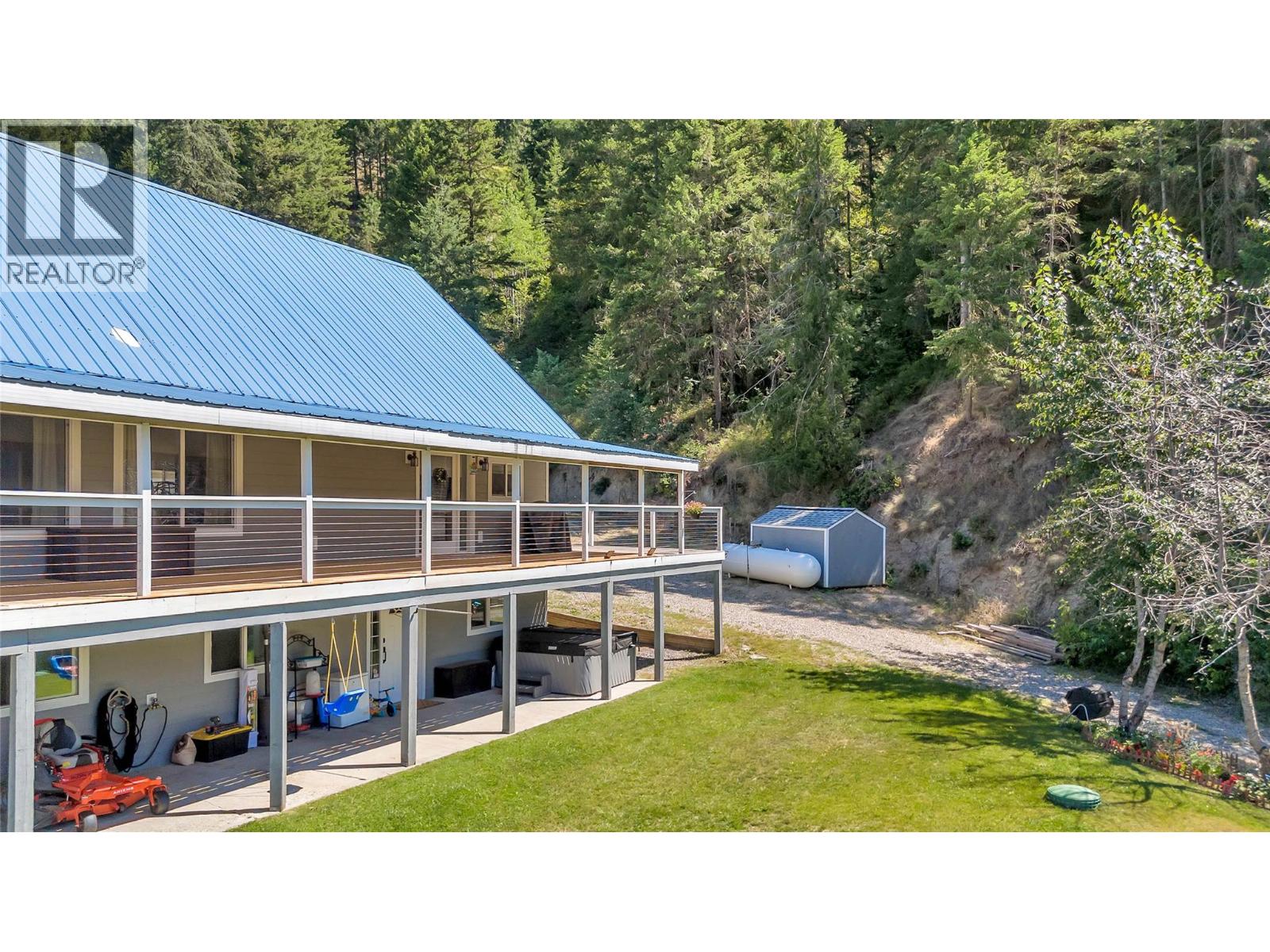 2621 Salmon River Road, Salmon Arm