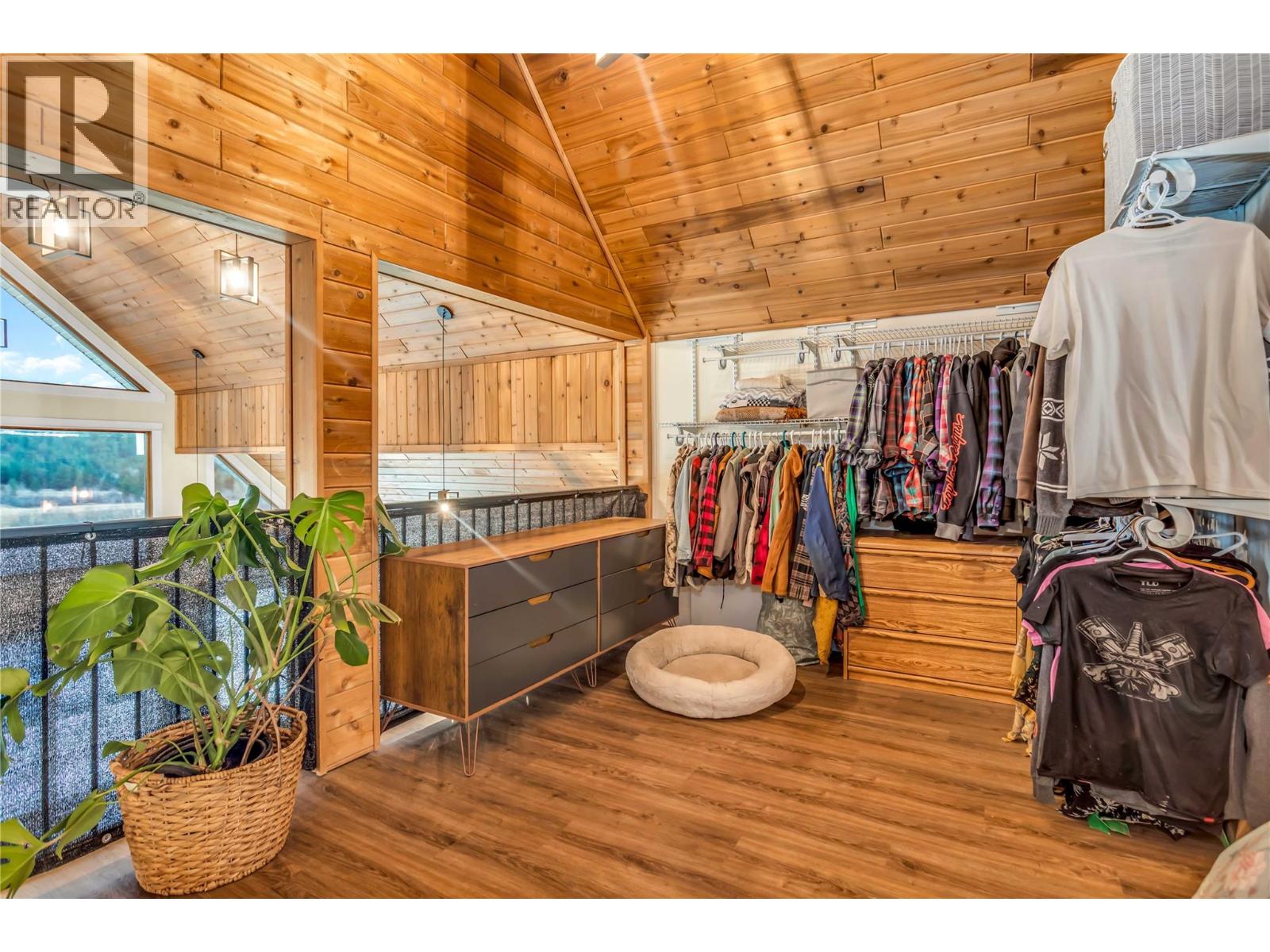 2621 Salmon River Road, Salmon Arm