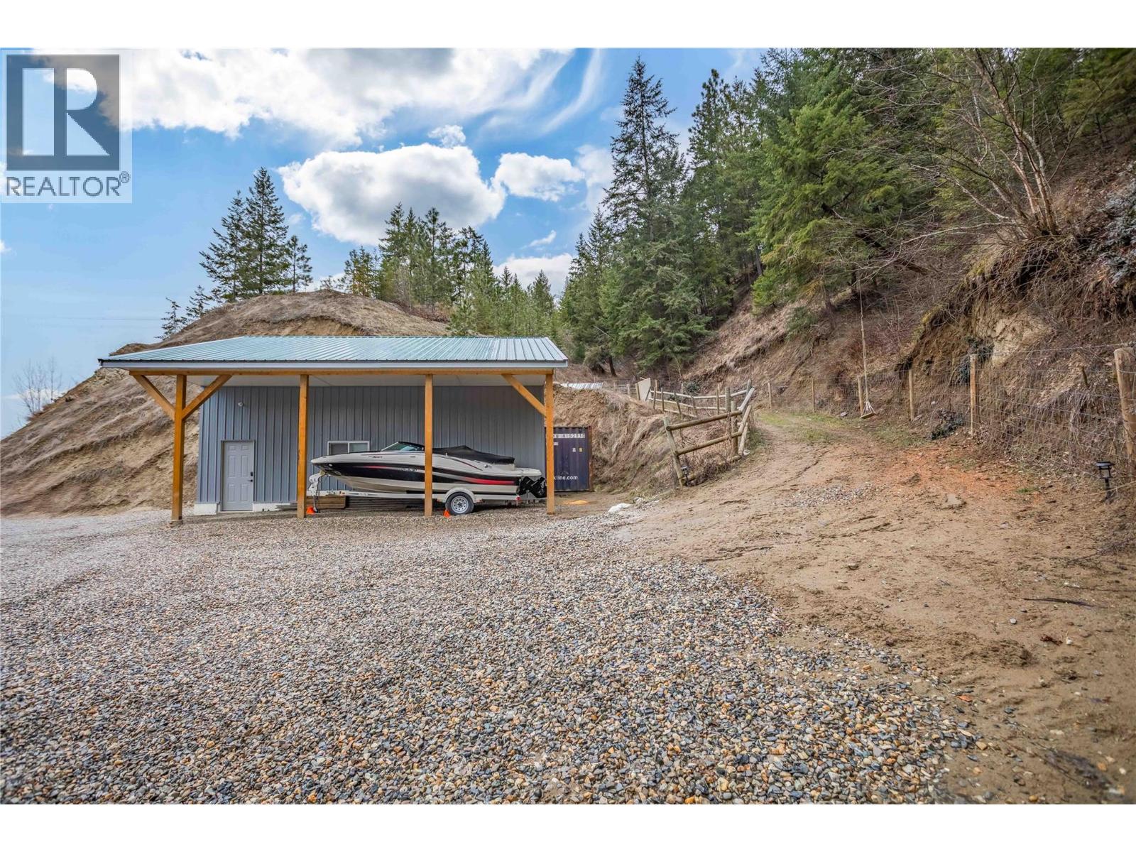 2621 Salmon River Road, Salmon Arm