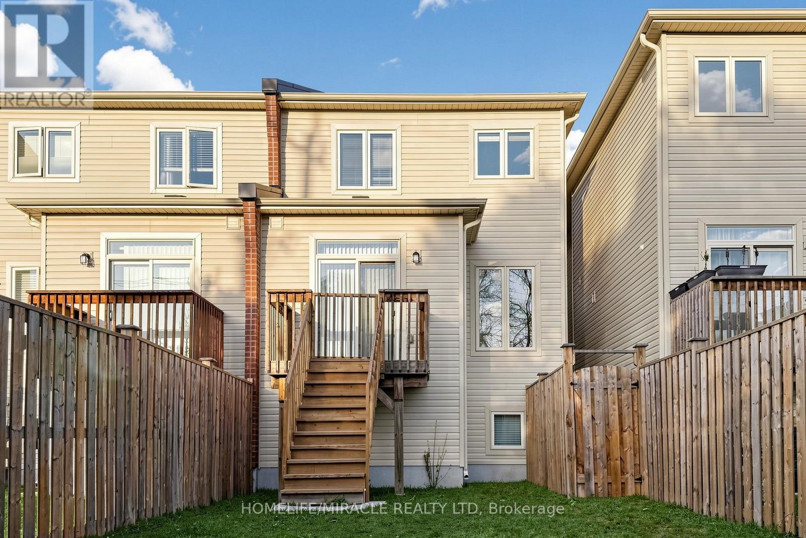 14 GREENWOOD DRIVE - 44