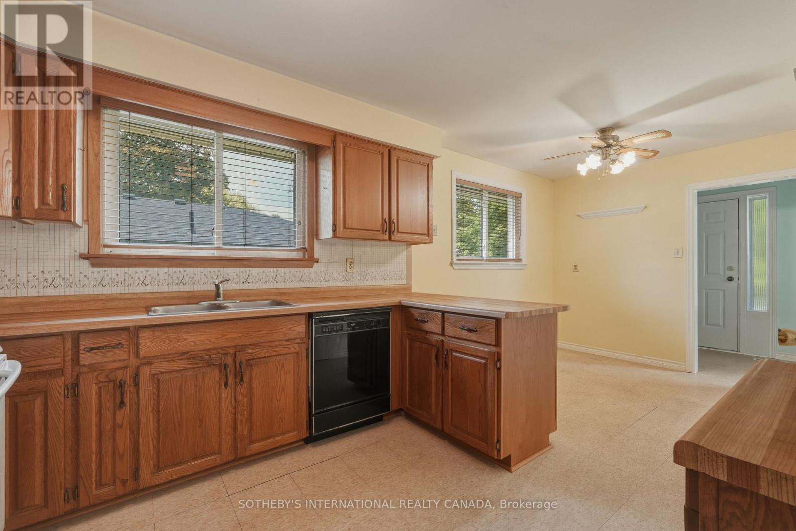 596 MAYSTONE COURT - 11
