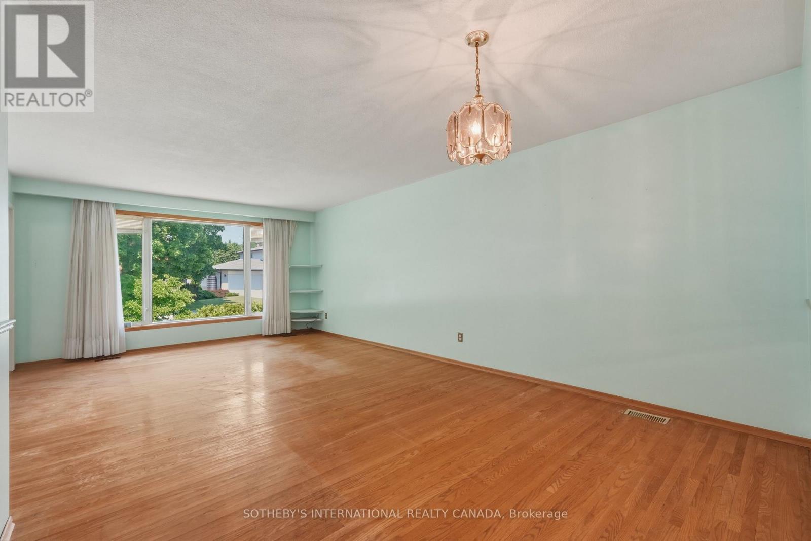 596 MAYSTONE COURT - 16