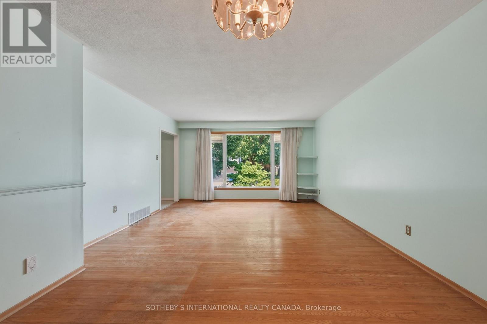 596 MAYSTONE COURT - 21