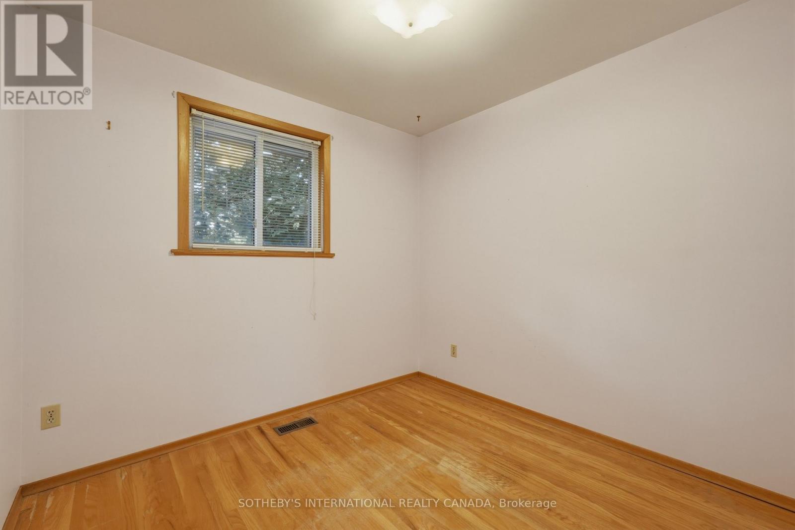 596 MAYSTONE COURT - 25