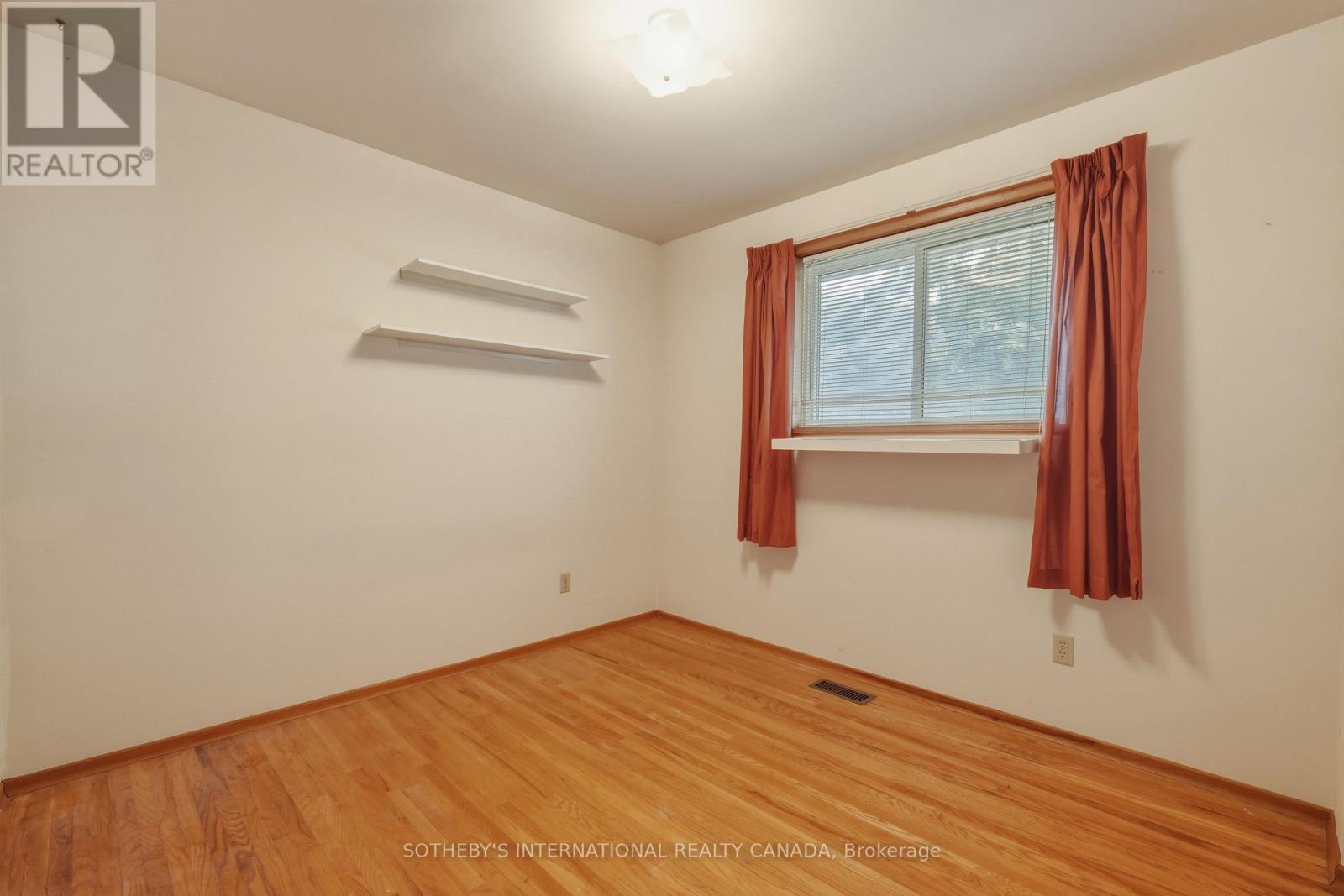 596 MAYSTONE COURT - 30