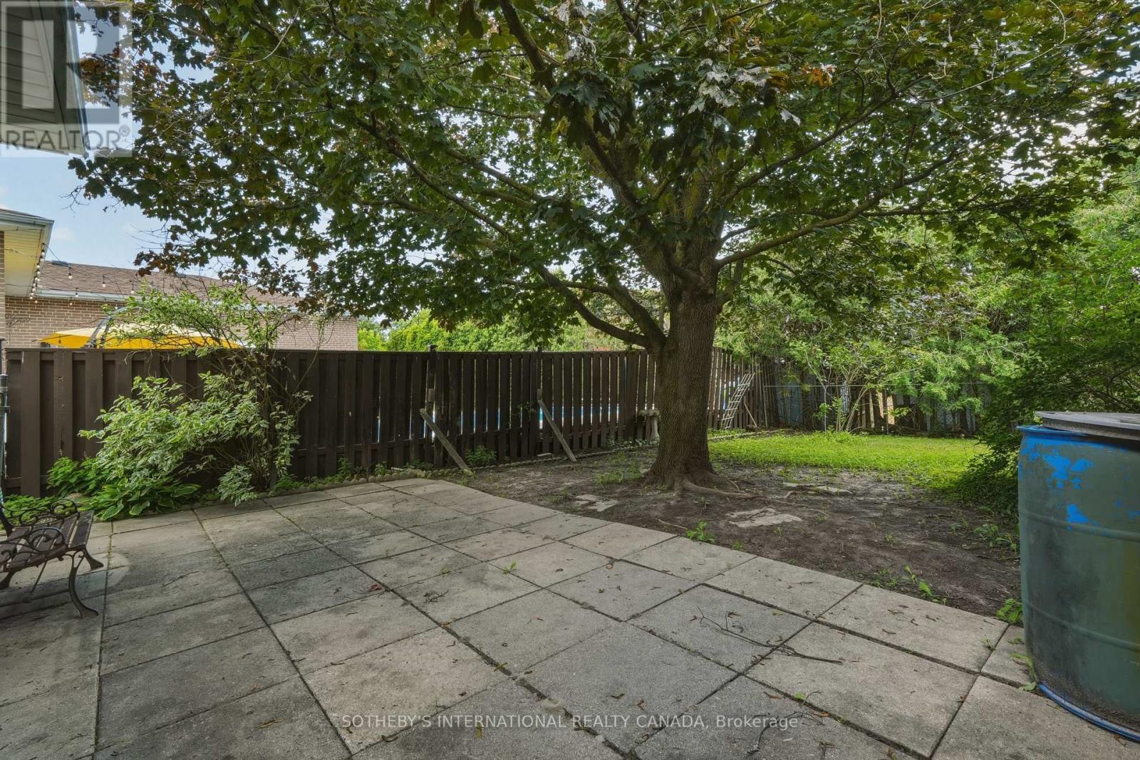 596 MAYSTONE COURT - 43