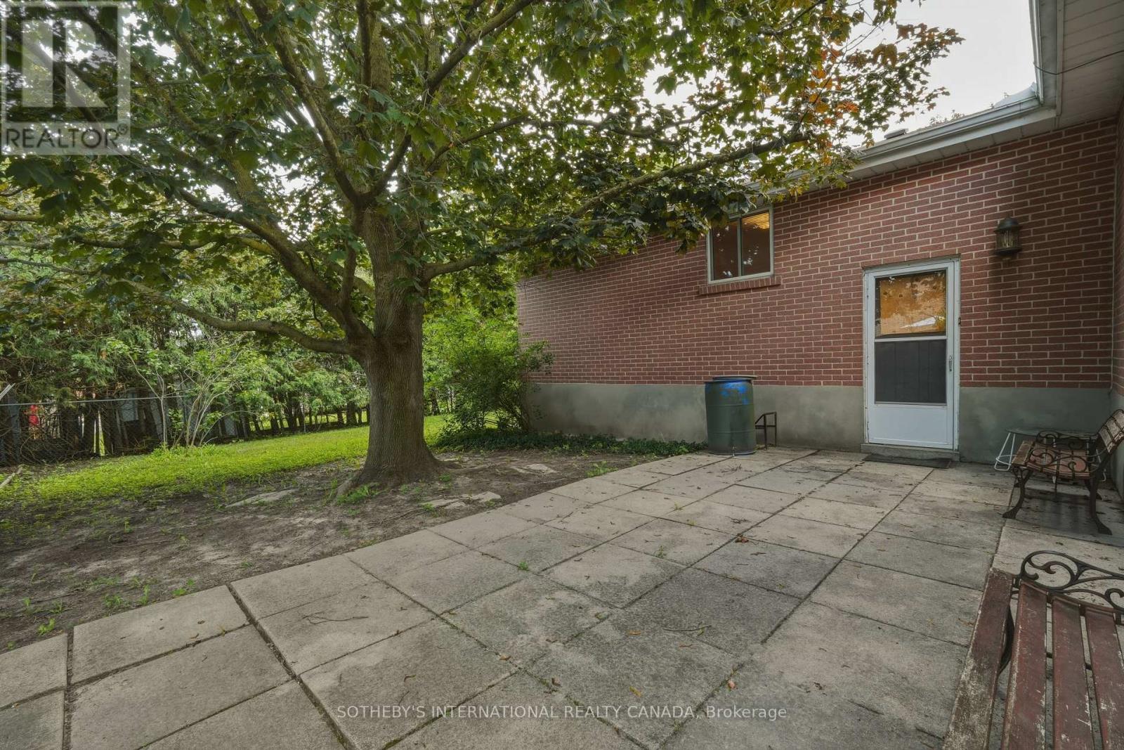 596 MAYSTONE COURT - 44