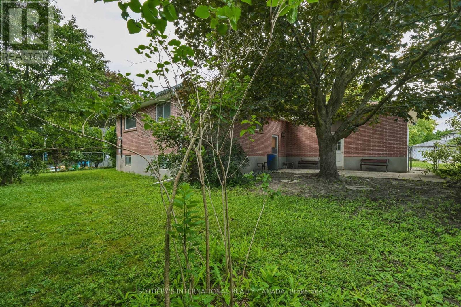 596 MAYSTONE COURT - 45