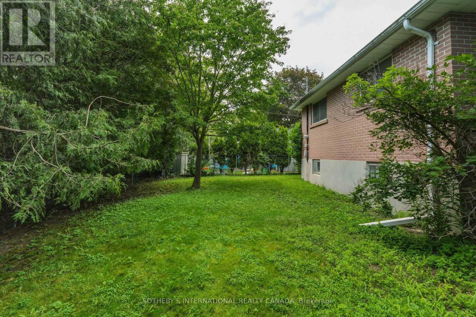 596 MAYSTONE COURT - 46