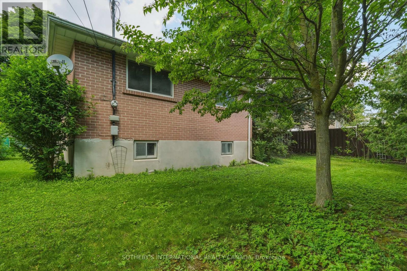 596 MAYSTONE COURT - 47