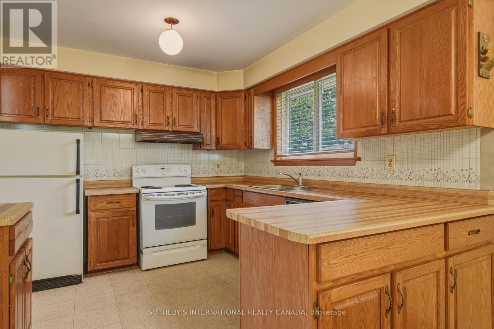 596 MAYSTONE COURT - 9