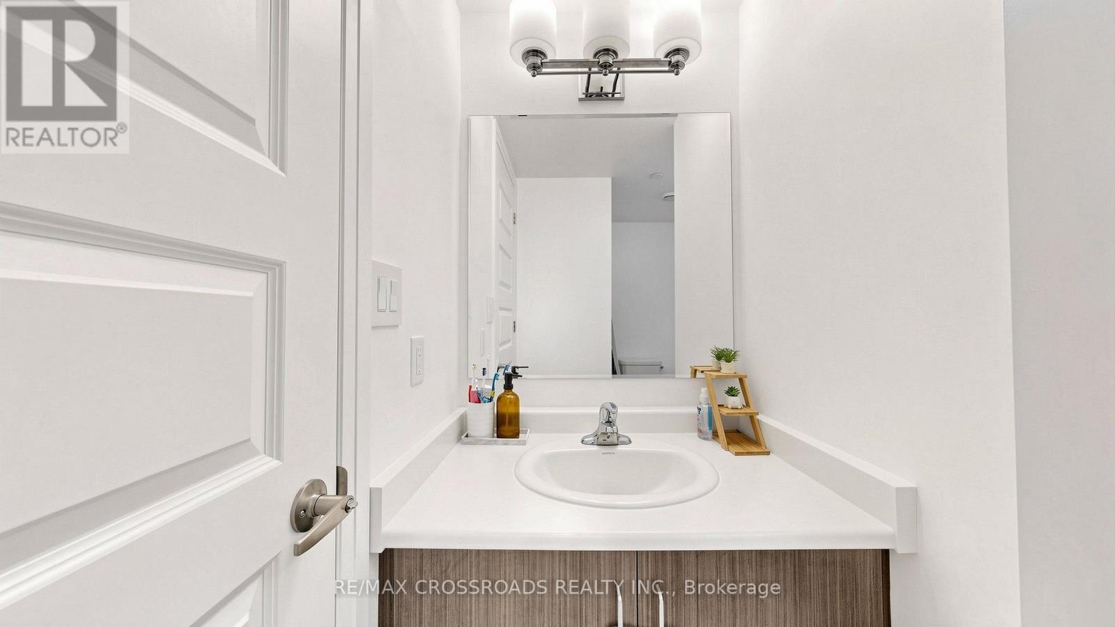 #410 2 ADAM SELLERS STREET - 25