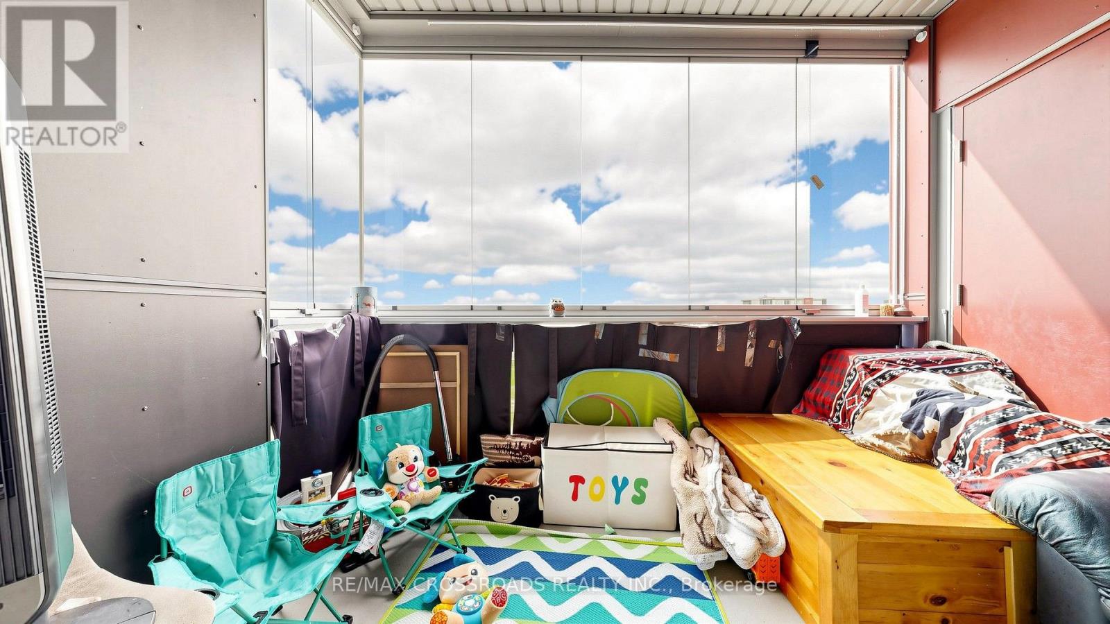 #410 2 ADAM SELLERS STREET - 28