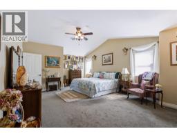 4pc Bathroom - 102 Westview Drive, Penticton, BC V2A7R2 Photo 20