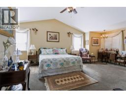 102 Westview Drive, Penticton, BC V2A7R2 Photo 21