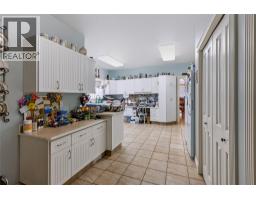 Mud room - 102 Westview Drive, Penticton, BC V2A7R2 Photo 18