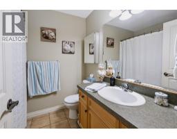 102 Westview Drive, Penticton, BC V2A7R2 Photo 34