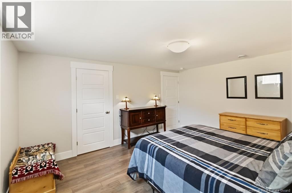 37 Golden Street - Image 42