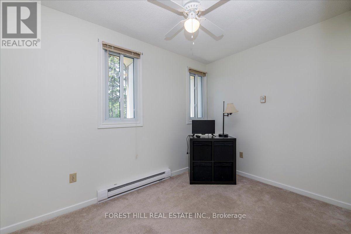 #27 4 PARADISE BOULEVARD - Image 19
