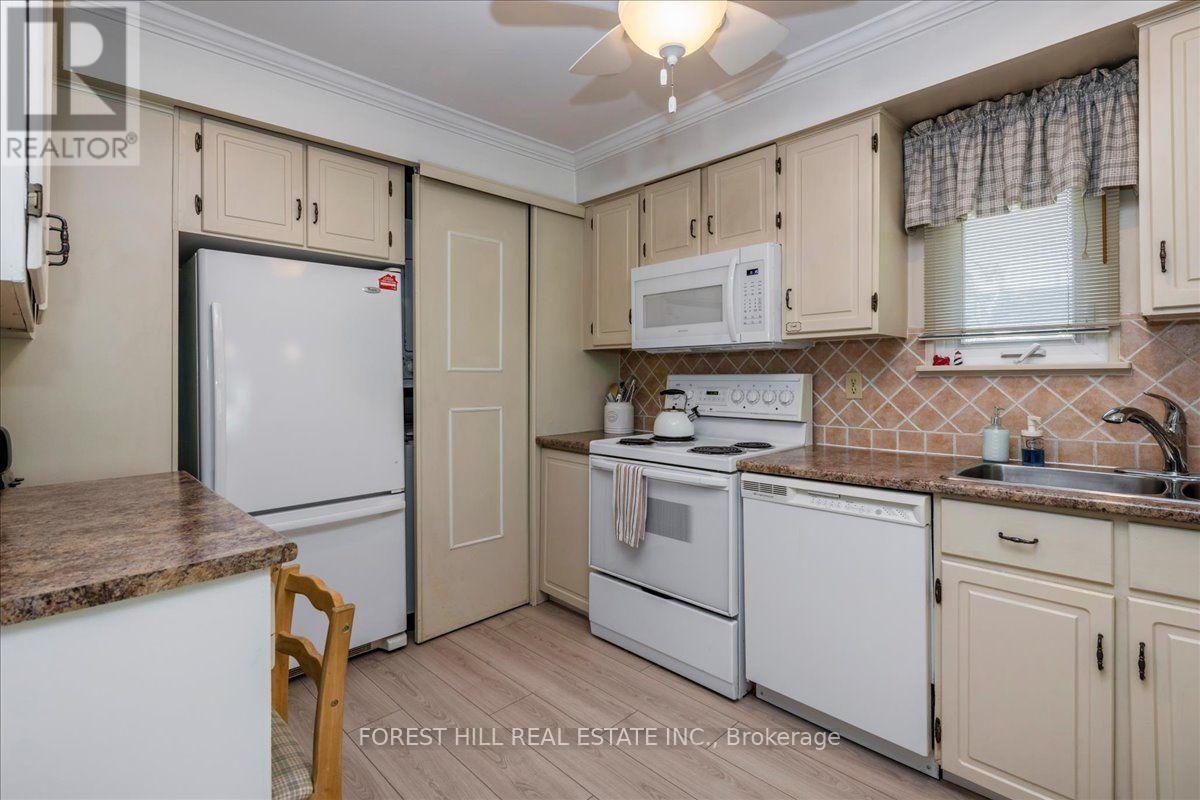 #27 4 PARADISE BOULEVARD - Image 8